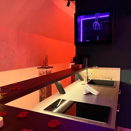 Appartement Le Secret De Cleopatre, De Luxe Avec Jacuzzi Et Piece Secrete