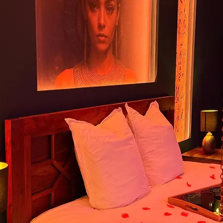 Le Secret De Cleopatre, De Luxe Avec Jacuzzi Et Piece Secrete *