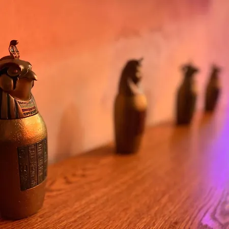 Appartement Le Secret De Cleopatre, De Luxe Avec Jacuzzi Et Piece Secrete Scheibenhard