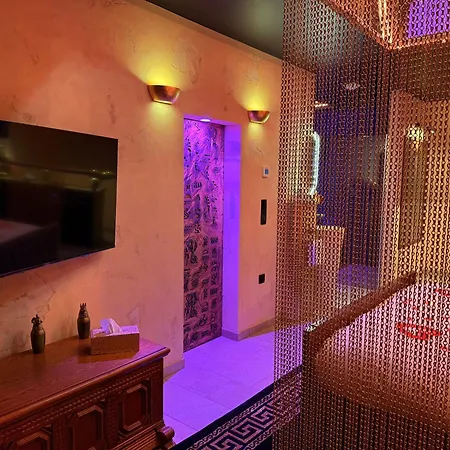 Appartement Le Secret De Cleopatre, De Luxe Avec Jacuzzi Et Piece Secrete