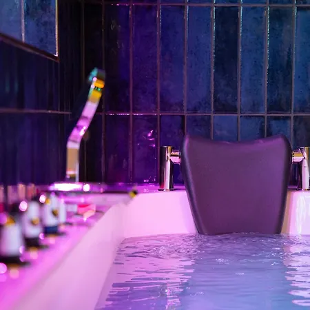 Appartement Le Secret De Cléopâtre, De Luxe Avec Jacuzzi Et Pièce Secrète *