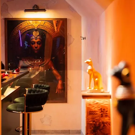 Le Secret De Cleopatre, De Luxe Avec Jacuzzi Et Piece Secrete *