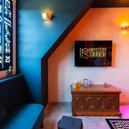 Appartement Le Secret De Cléopâtre, De Luxe Avec Jacuzzi Et Pièce Secrète