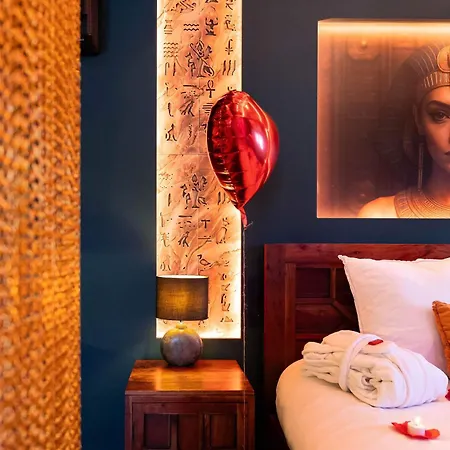 Le Secret De Cléopâtre, De Luxe Avec Jacuzzi Et Pièce Secrète Appartement Scheibenhard
