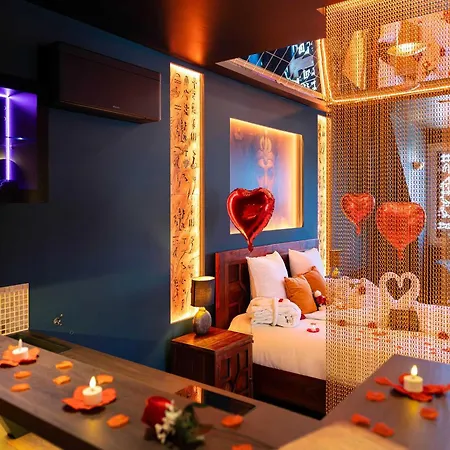 Le Secret De Cléopâtre, De Luxe Avec Jacuzzi Et Pièce Secrète Appartement