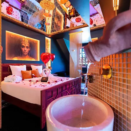 Appartement Le Secret De Cléopâtre, De Luxe Avec Jacuzzi Et Pièce Secrète *