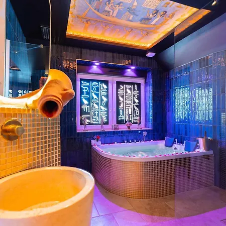 Le Secret De Cléopâtre, De Luxe Avec Jacuzzi Et Pièce Secrète * Scheibenhard