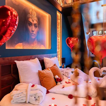 Le Secret De Cléopâtre, De Luxe Avec Jacuzzi Et Pièce Secrète *