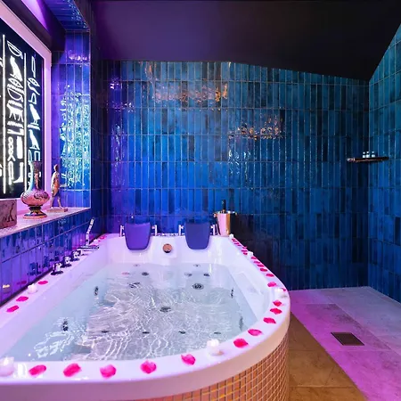 Appartement Le Secret De Cléopâtre, De Luxe Avec Jacuzzi Et Pièce Secrète *
