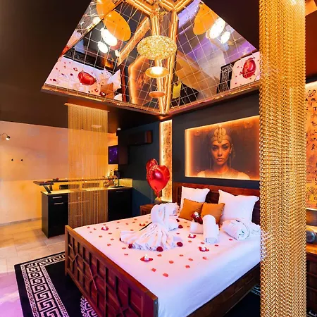 Appartement Le Secret De Cléopâtre, De Luxe Avec Jacuzzi Et Pièce Secrète *