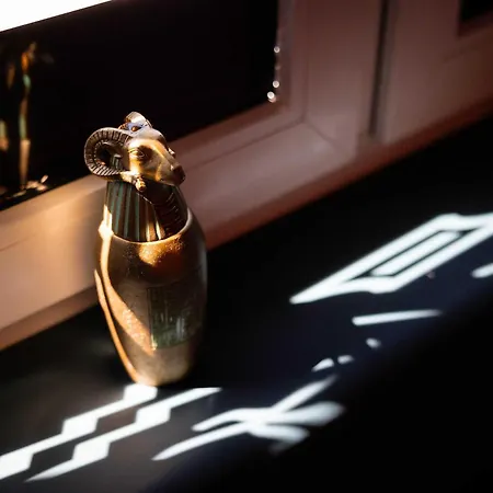 Le Secret De Cléopâtre, De Luxe Avec Jacuzzi Et Pièce Secrète Appartement *