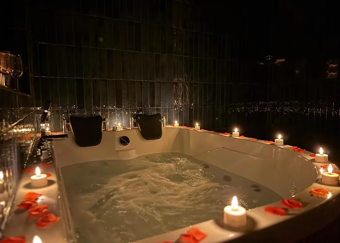 Le Secret De Cleopatre, De Luxe Avec Jacuzzi Et Piece Secrete *