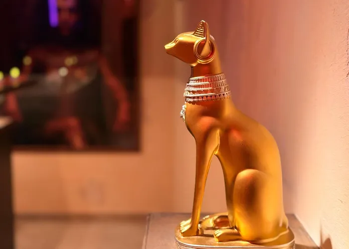 Apartment Le Secret De Cleopatre, De Luxe Avec Jacuzzi Et Piece Secrete