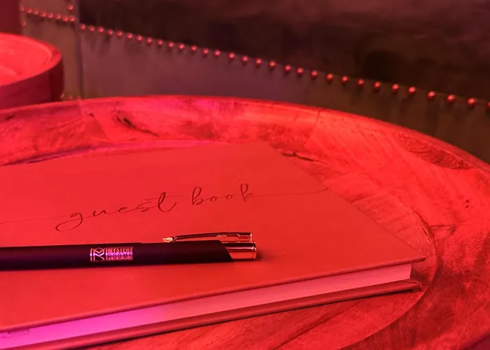 Apartment Le Secret De Cleopatre, De Luxe Avec Jacuzzi Et Piece Secrete *